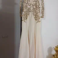 لباس عروسی|لباس|خوی, |دیوار