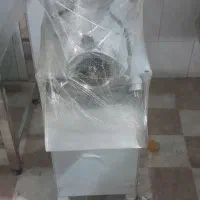 تجهیزات آشپزخانه.  چرخ گوشت.