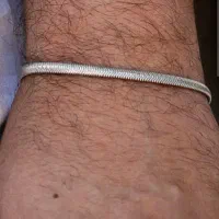 یک عدد دستبند نقره بااین شکل گم کردم