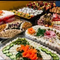 فینگر فود سینی مزه دسر پیراشکی پیتزا تولد مهمانی