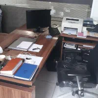 میز مدیریت و کنفرانسی