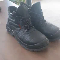 کفش ایمنی و لباس کار