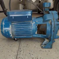 منبع آب ۵۰۰ لیتری و پمپ ۲ اسب پنتاکس