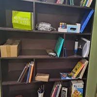 کتابخانه صندلی میز