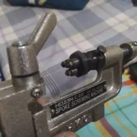 یک عدد دستگاه رزوه  یا حدیده کن ژاپنی قدیمی