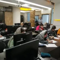 اجاره اتاق مدیریتی کلاس درس ،مشاوره ساعتی پروژکتور|اجارهٔ کوتاهمدت دفتر کار و فضای آموزشی|تبریز, |دیوار