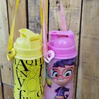 بطری و لیوان مدرسه