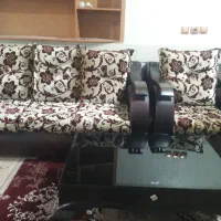 مبل هفت نفره و میز جلو و دو عدد میز عسلی