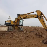 بیل مکانیکی لاستیکی