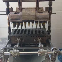 دستگاه نان بستنی قیفی