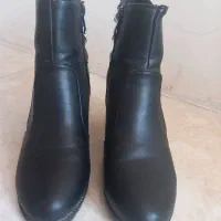 یک جفت نیم بوت نو