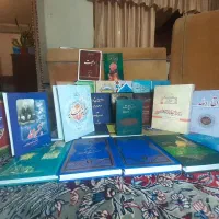 تعدادی کتاب مذهبی