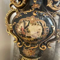 گلدان مشکی طلایی