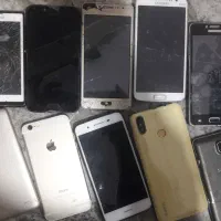 تعدادی گوشی اوراقی و نیاز به تعمیر