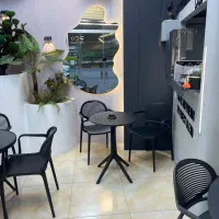 به یک کمک آشپز در کافه فست فود نیازمندیم