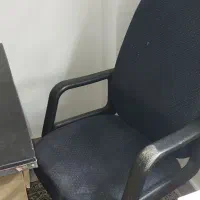 صندلی چرخ دار و میزکار