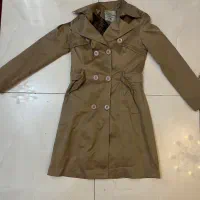 دو عدد بارانی یک عدد پالتو|لباس|اندیشه, اندیشه فاز ۴|دیوار