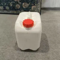 جای دبه آب مقطر بوده چهار لیتری