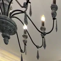 لوستر چوبی بسیار زیبا ۱۲ شعله و ۲ عدد دیوار کوب