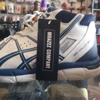 کفش راحتی و اسپورت. صدرا. مطهر نیا. ورزشی پارسه|کیف، کفش، کمربند|صدرا-فارس, فاز ۱|دیوار