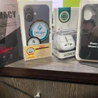 ایفون ۱۷مشکی .۲۵۶گیگ ،نات اکتیو با وسایل کامل