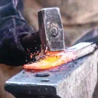 شاگرد آهن گری