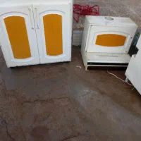 یک دست کابینت تمیز و سالم