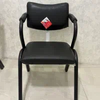 صندلی انتظار و‌میز اداری