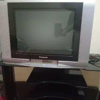 تلویزیون و میز ا