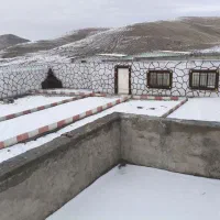 ویلای نقلی بر جاده