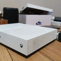 کنسول xbox one s در حد نو
