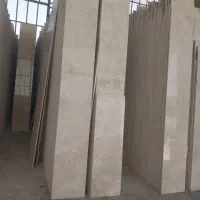 کارگر برای سنگفروشی