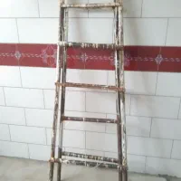 چهارپایه فلزی