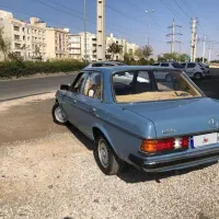 مرسدس بنز W123 (دانشجویی)