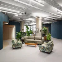 خانم دستیار مخصوص مدیرعامل