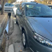 راناپلاس ۱۴۰۱ خاکستری کم کارکرد|خودرو سواری و وانت|اصفهان, کوی ولی عصر|دیوار