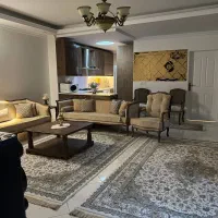 فروشی 83 متری