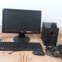 یک عدد مانیتور و بلندگو و موس با قیمت خوب
