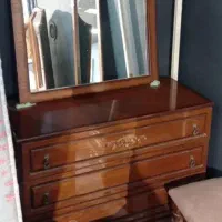 فایل و دراور و آینه قدی