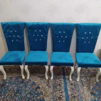 چهار عدد صندلی