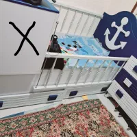 تخت نوجوان و ویترین