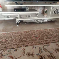 میز تلویزیون سالم بدون خط خش بدون زدگی قابل جمع شد