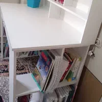 میز تحریر|میز تحریر و کامپیوتر|پرند, فاز ۴|دیوار