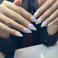 ارائه خدمات کاشت ناخن