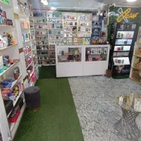 لوازم آرایشی و ادکلن