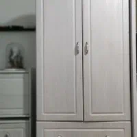 فروش کمد لباس و دوتا پاتختی مارک اپادانا