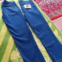 شلوار‌آبی‌لی