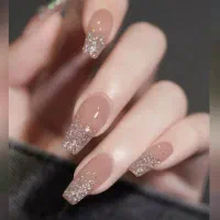 خدمات کاشت و آموزش ناخن