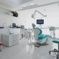 نیازمند دندانپزشک