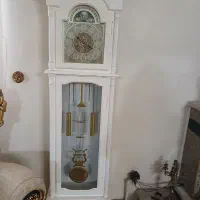 ساعت ایستاده کاملا سالم